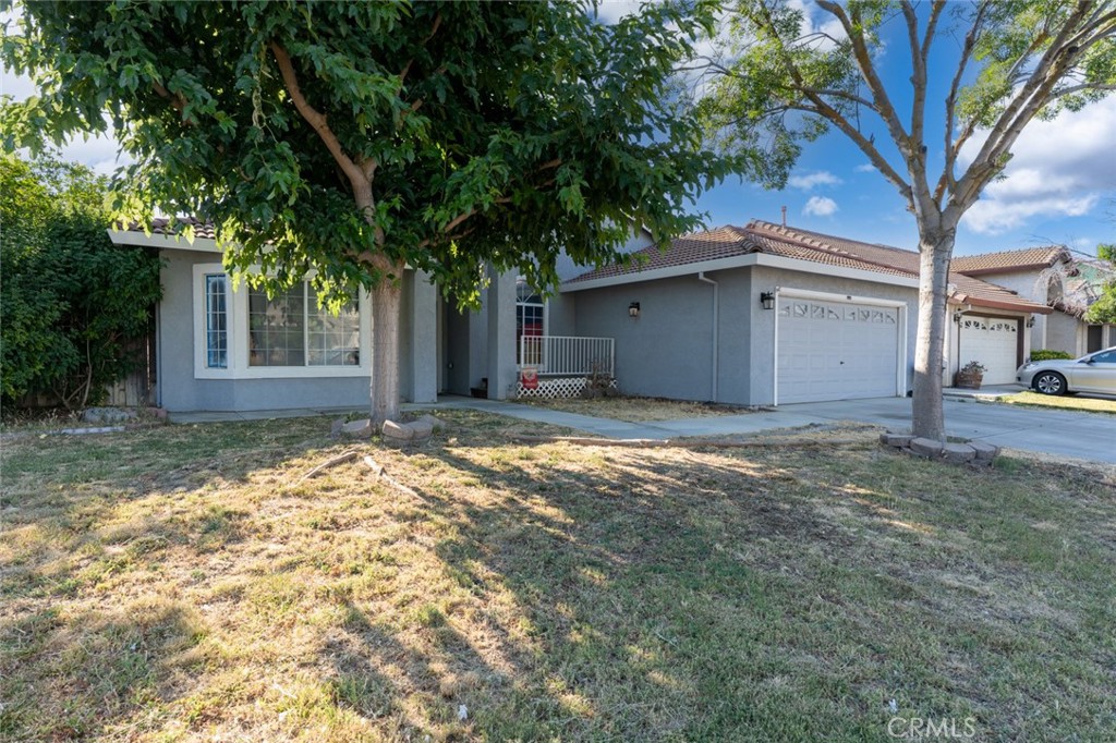 1928 Davis Dr, Los Banos, CA 93635