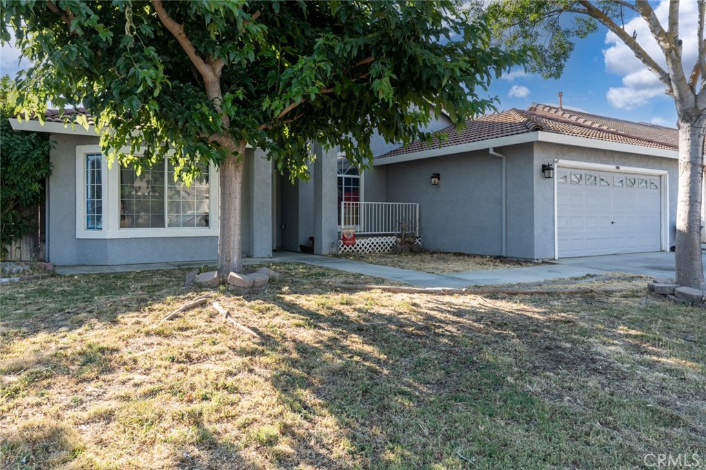 1928 Davis Dr, Los Banos, CA 93635