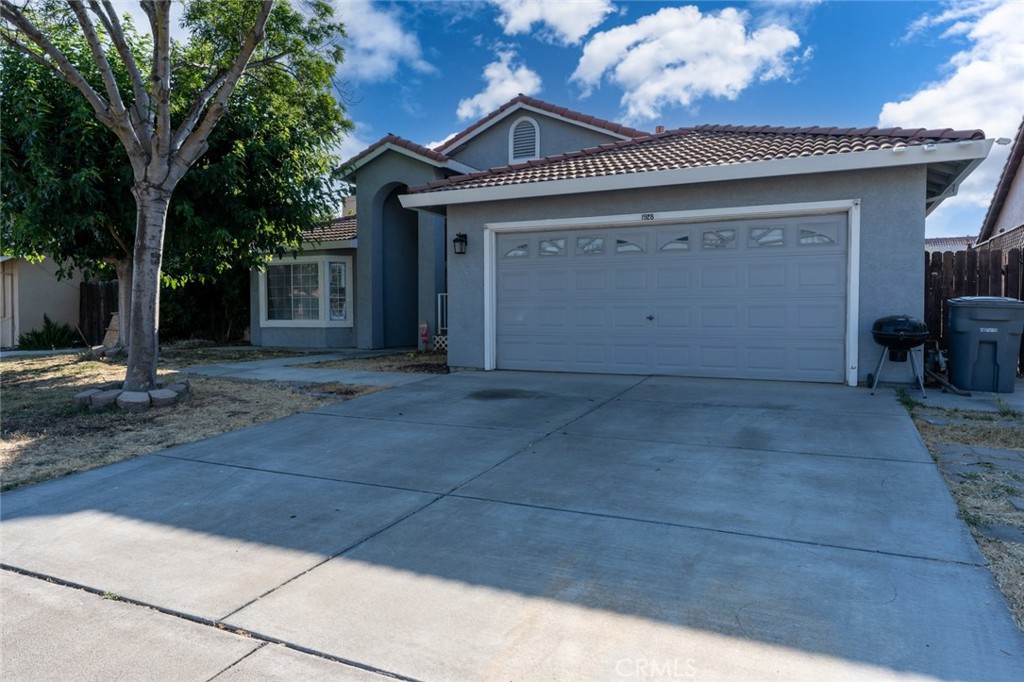 1928 Davis Dr, Los Banos, CA 93635