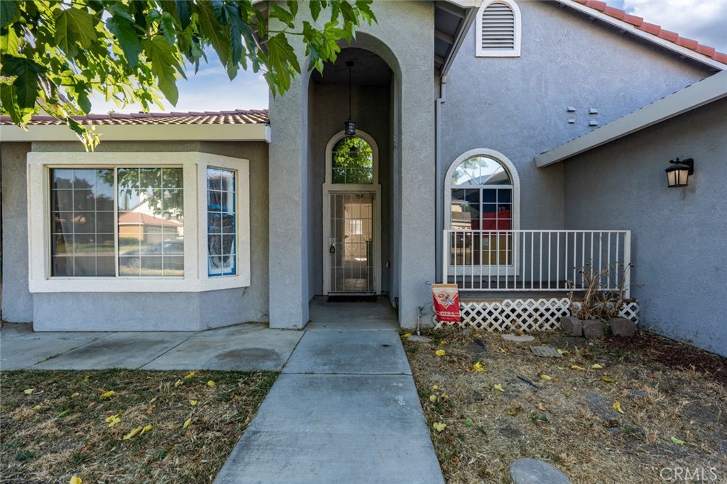 1928 Davis Dr, Los Banos, CA 93635