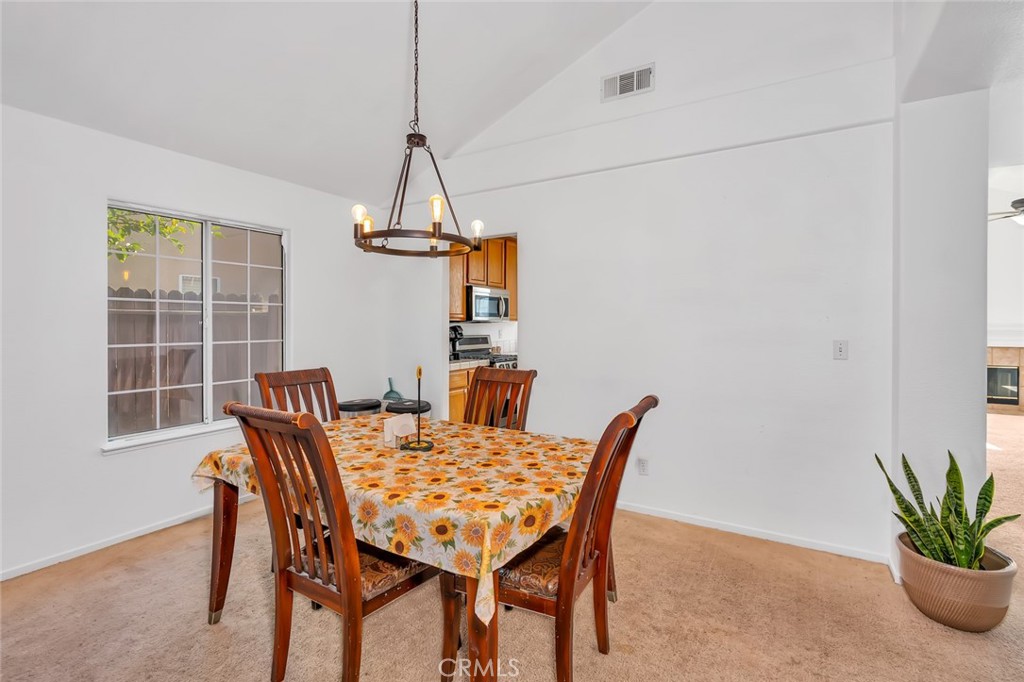 1928 Davis Dr, Los Banos, CA 93635