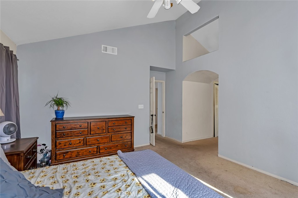 1928 Davis Dr, Los Banos, CA 93635