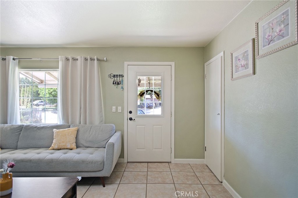 7638 Walnut Ave, Winton, CA 95388