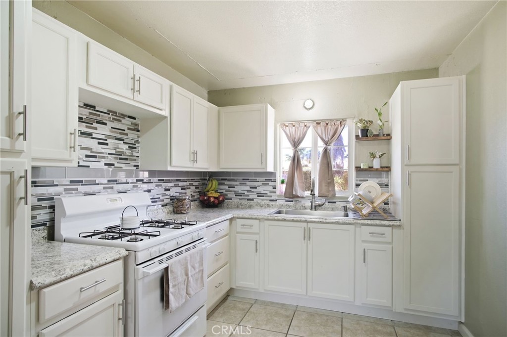 7638 Walnut Ave, Winton, CA 95388