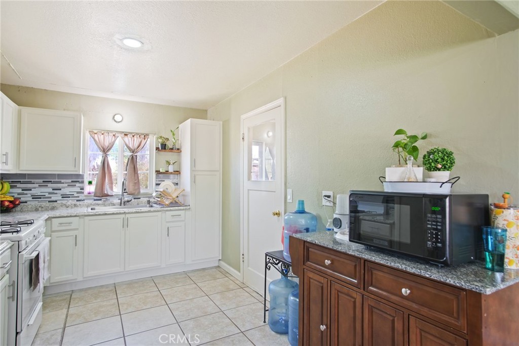 7638 Walnut Ave, Winton, CA 95388