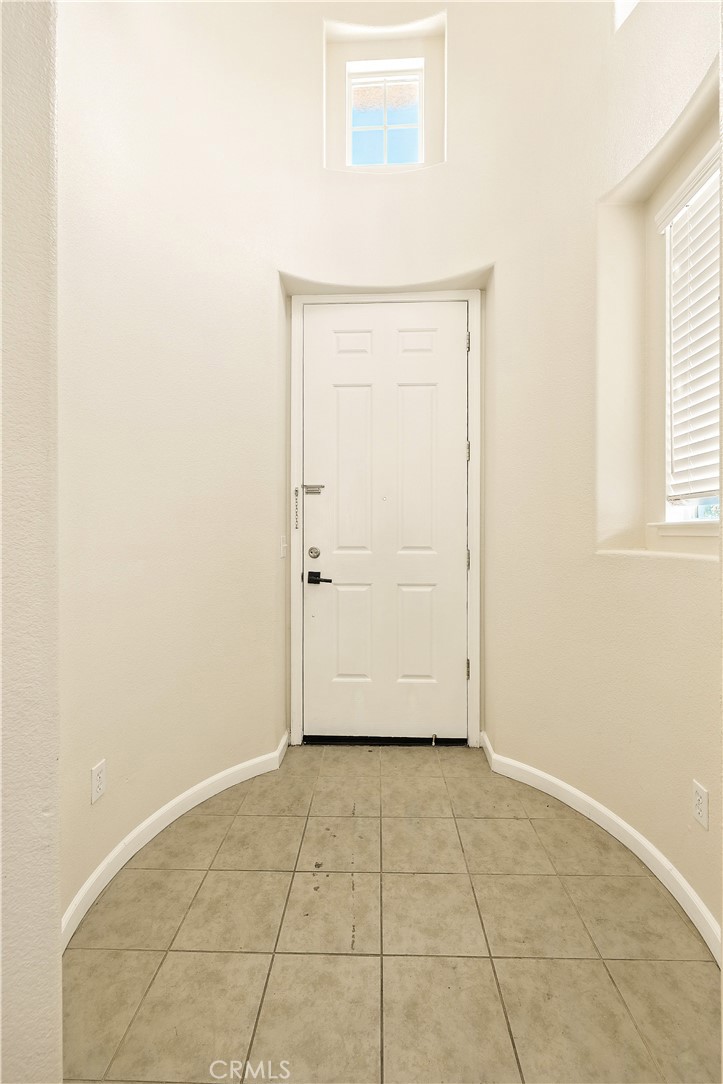 1207 Strawberry Dr, Merced, CA 95348