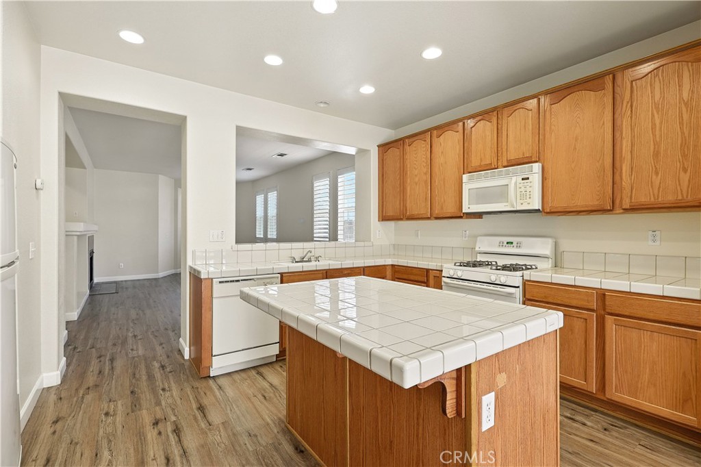 1207 Strawberry Dr, Merced, CA 95348