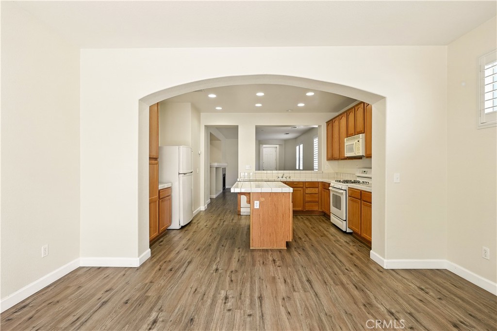 1207 Strawberry Dr, Merced, CA 95348