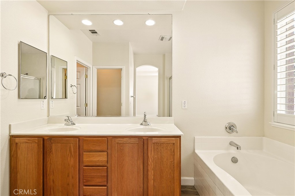 1207 Strawberry Dr, Merced, CA 95348