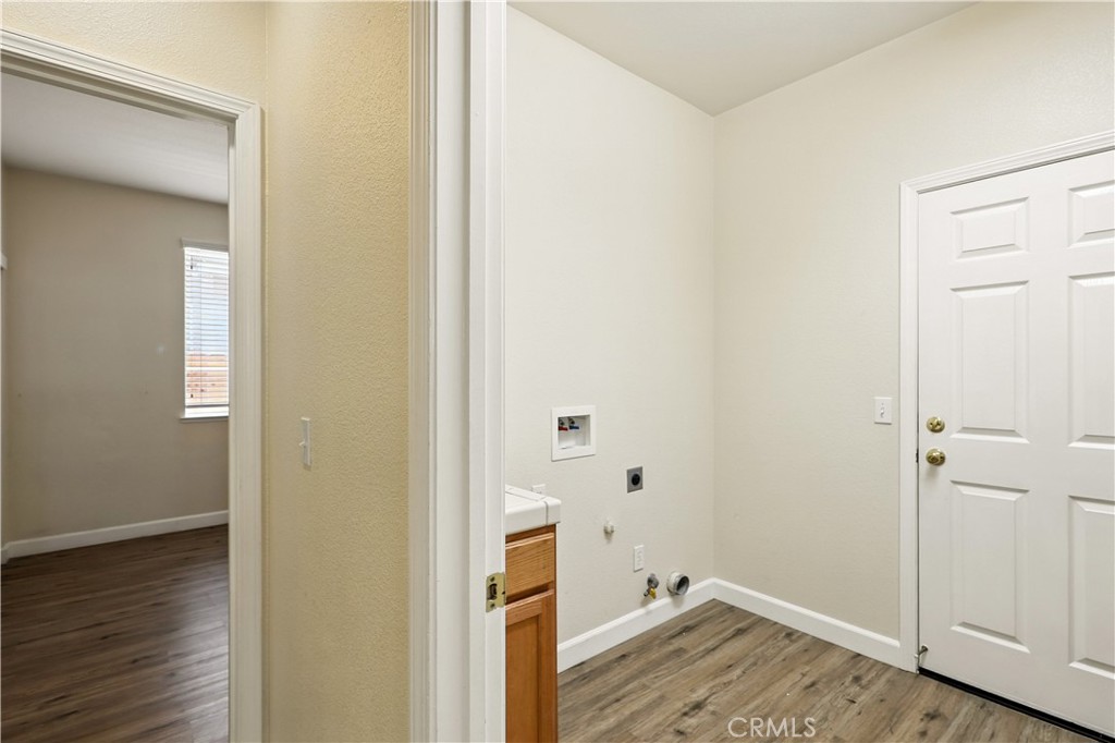 1207 Strawberry Dr, Merced, CA 95348