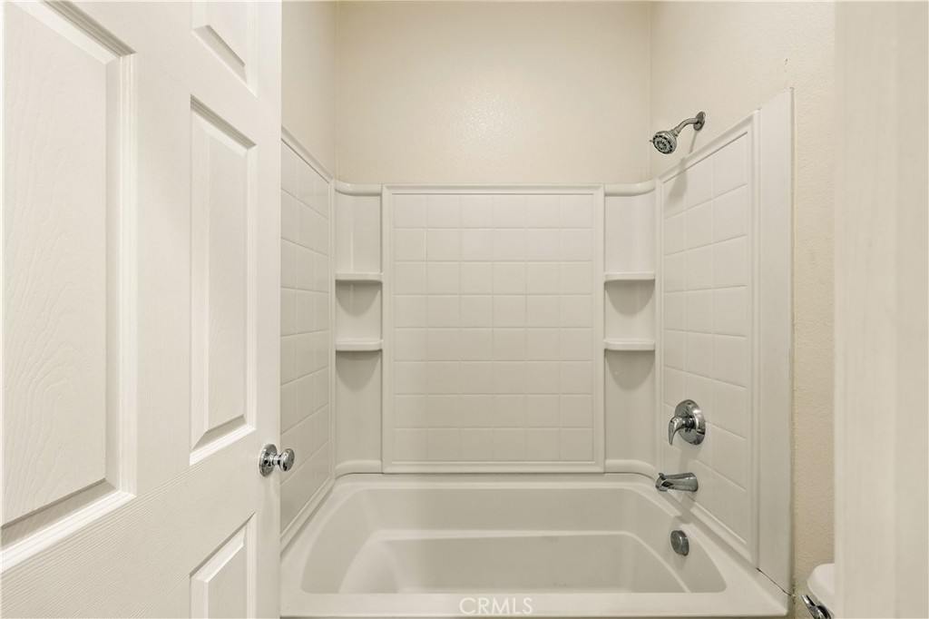 1207 Strawberry Dr, Merced, CA 95348