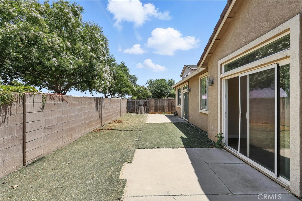 1207 Strawberry Dr, Merced, CA 95348