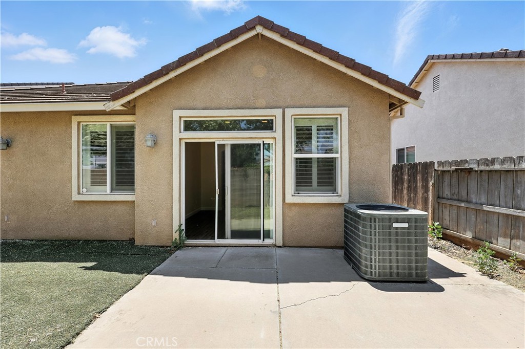 1207 Strawberry Dr, Merced, CA 95348