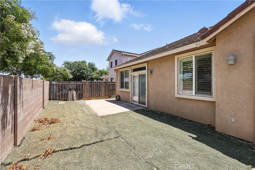 1207 Strawberry Dr, Merced, CA 95348