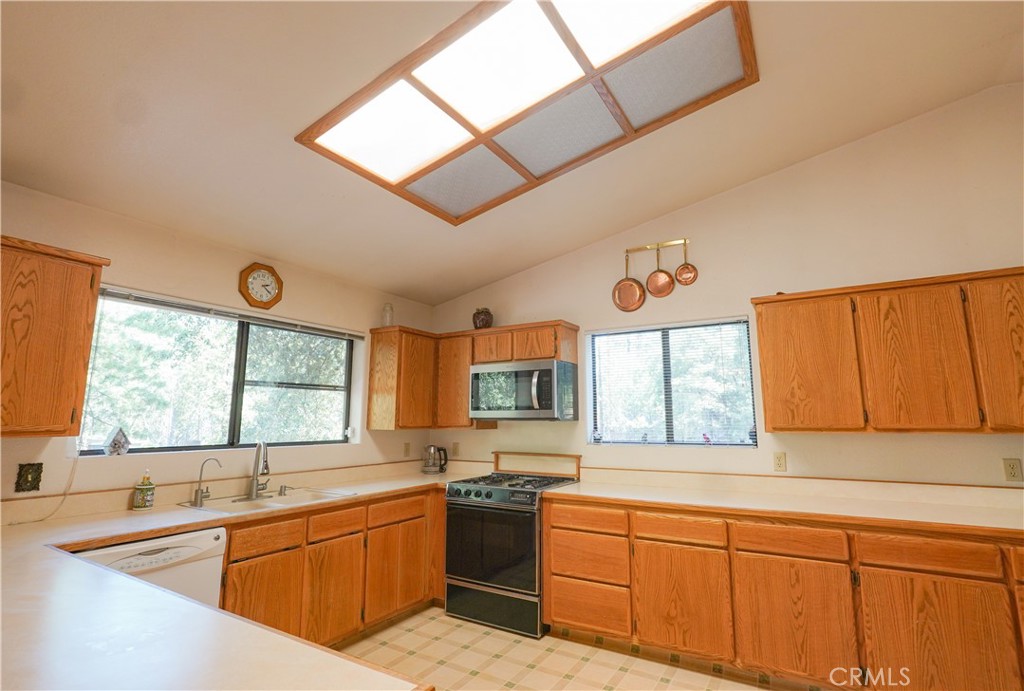 5990 Sugar Pine Dr, Coulterville, CA 95311