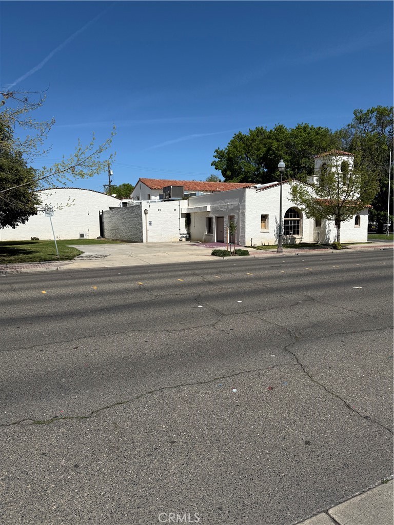 901 W Main St, Merced, CA 95340