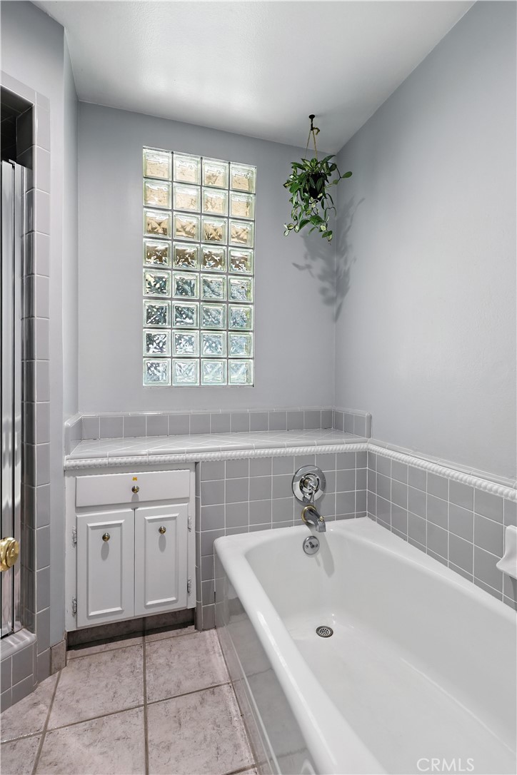 1011 Wyoming Dr, Merced, CA 95340