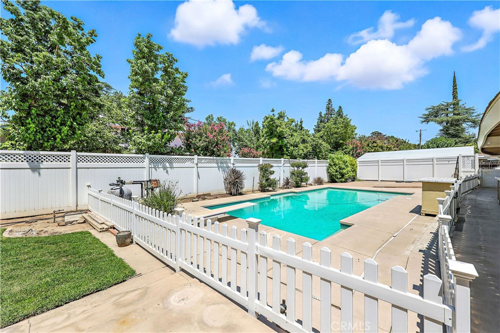 1011 Wyoming Dr, Merced, CA 95340