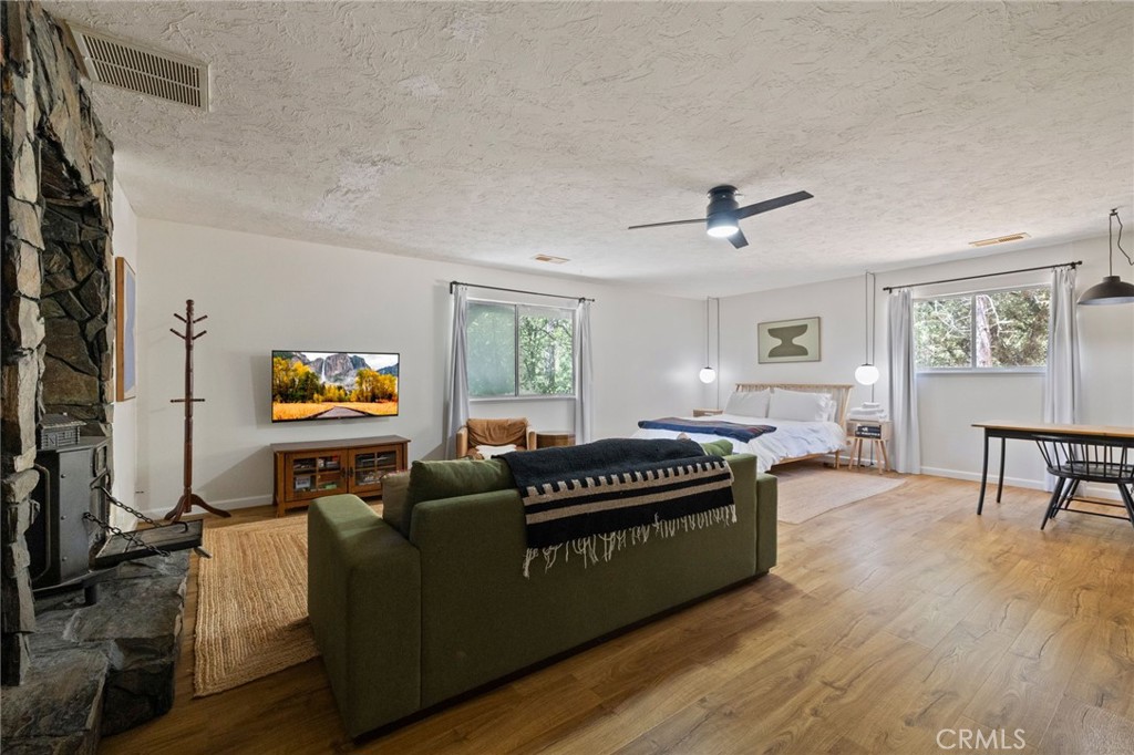 20018 Pine Mountain Dr, Groveland, CA 95321