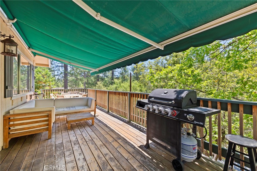 20018 Pine Mountain Dr, Groveland, CA 95321