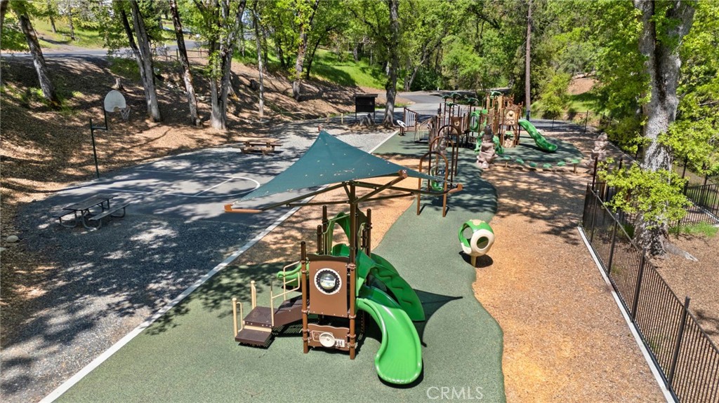 20018 Pine Mountain Dr, Groveland, CA 95321