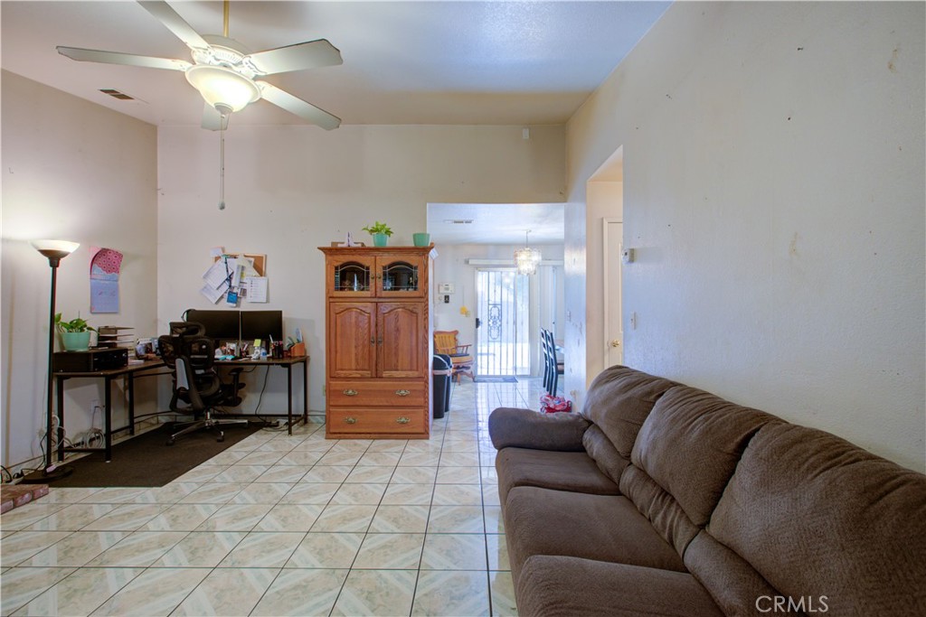 2064 Glenmoor Pl, Livingston, CA 95334