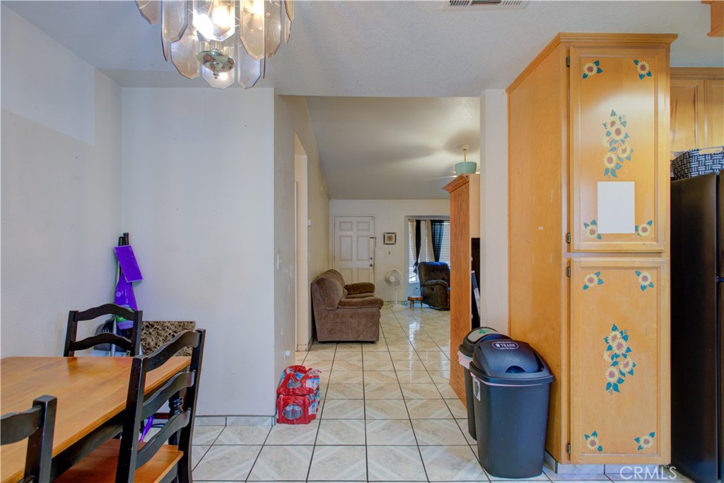 2064 Glenmoor Pl, Livingston, CA 95334