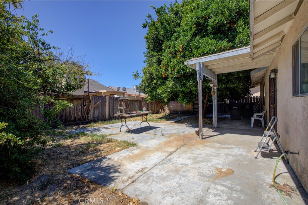 2064 Glenmoor Pl, Livingston, CA 95334