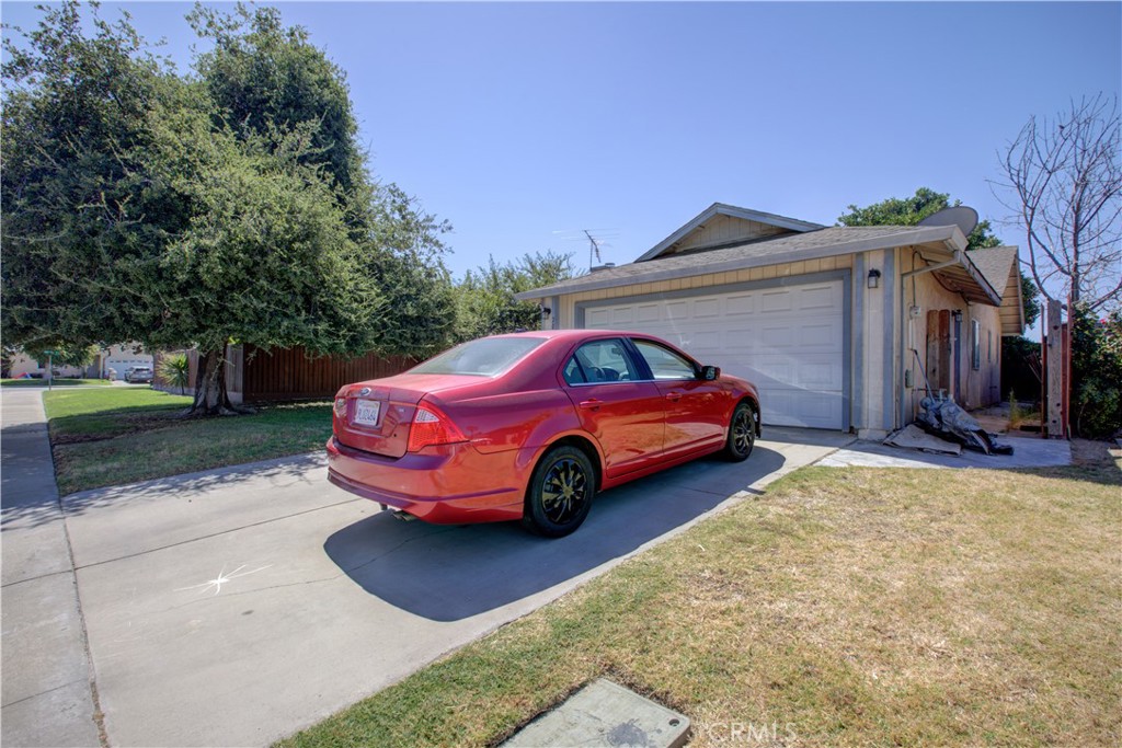 2064 Glenmoor Pl, Livingston, CA 95334