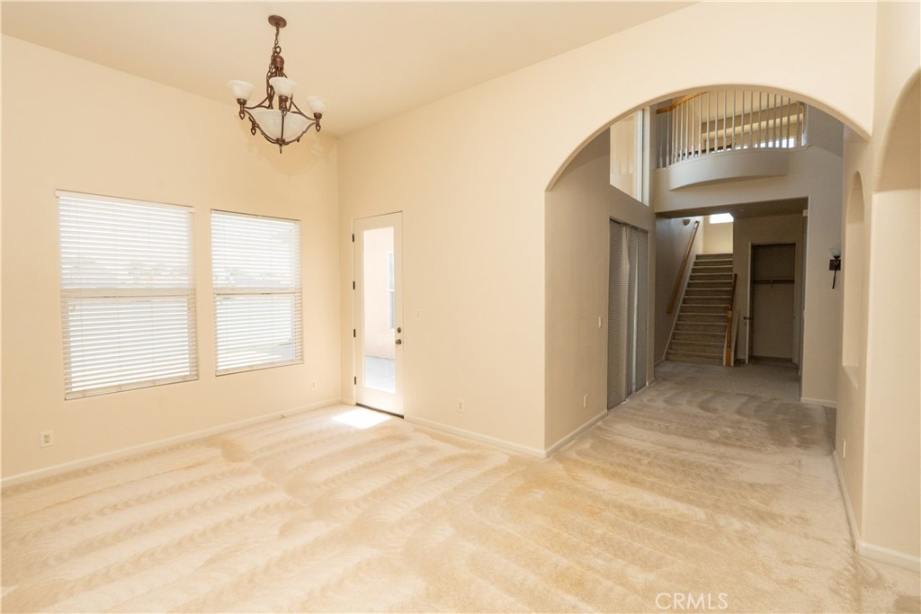 8185 Lakeshore Dr, Chowchilla, CA 93610