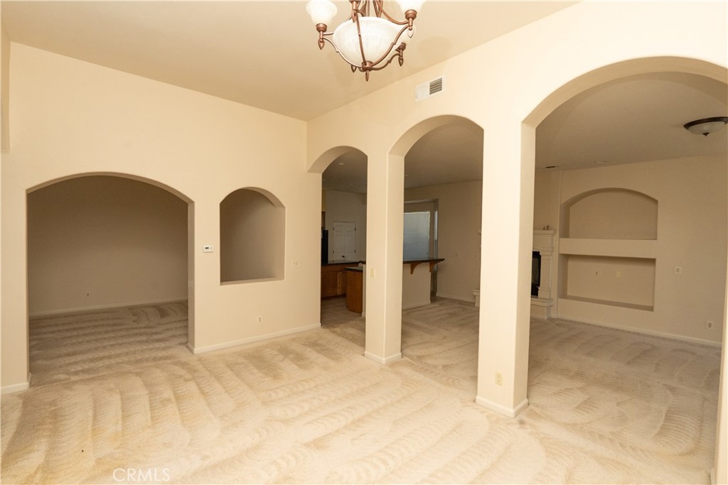 8185 Lakeshore Dr, Chowchilla, CA 93610