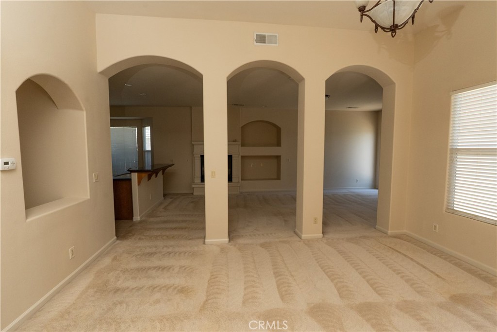 8185 Lakeshore Dr, Chowchilla, CA 93610