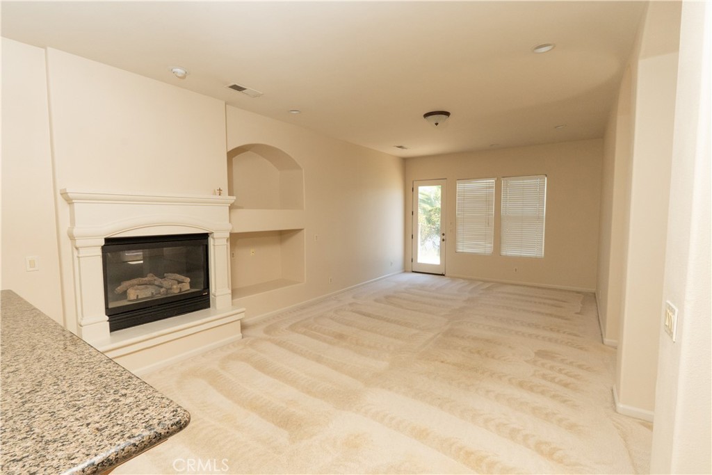 8185 Lakeshore Dr, Chowchilla, CA 93610