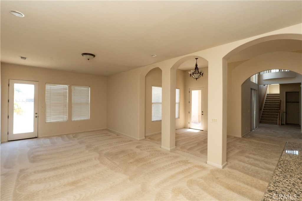 8185 Lakeshore Dr, Chowchilla, CA 93610