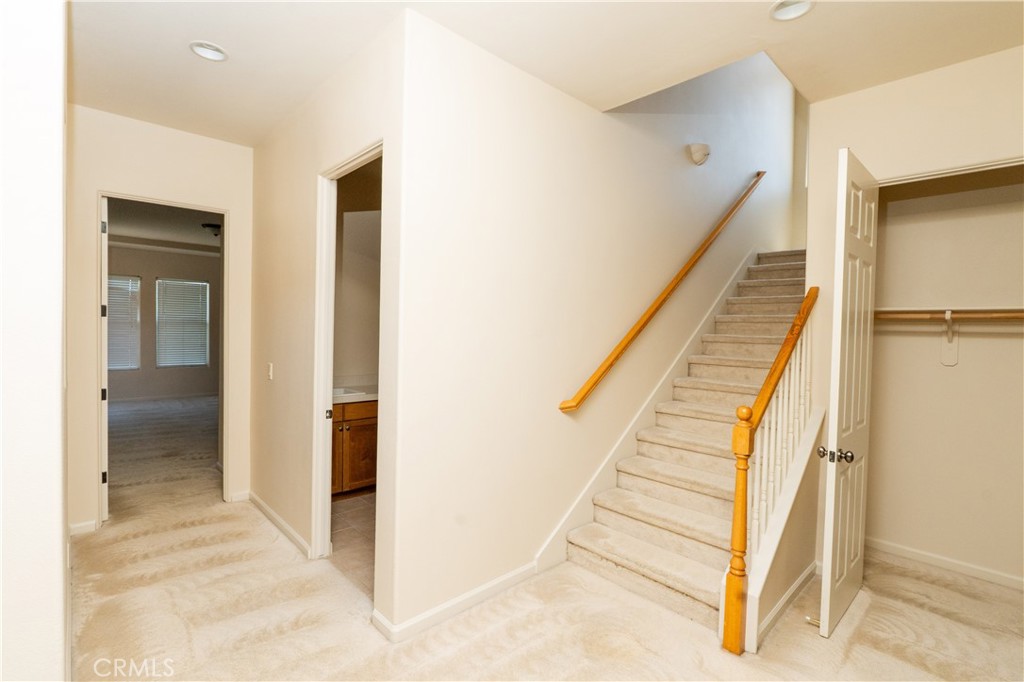 8185 Lakeshore Dr, Chowchilla, CA 93610