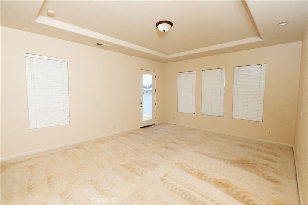 8185 Lakeshore Dr, Chowchilla, CA 93610