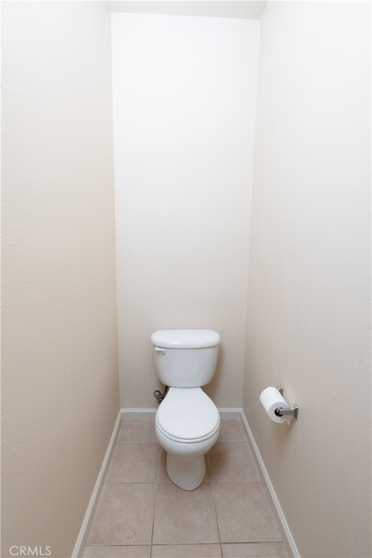 8185 Lakeshore Dr, Chowchilla, CA 93610