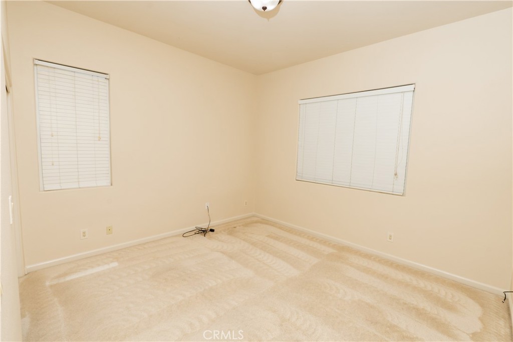 8185 Lakeshore Dr, Chowchilla, CA 93610