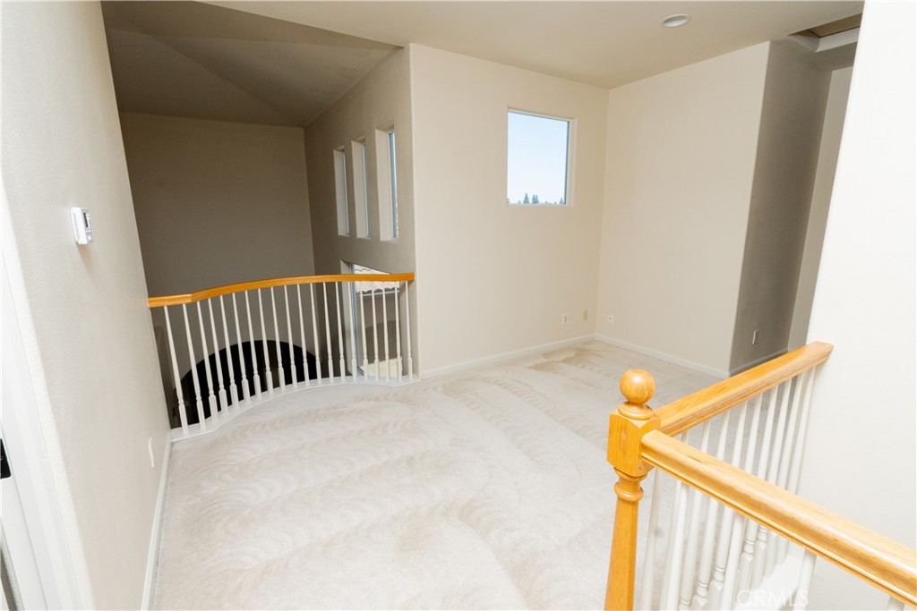 8185 Lakeshore Dr, Chowchilla, CA 93610