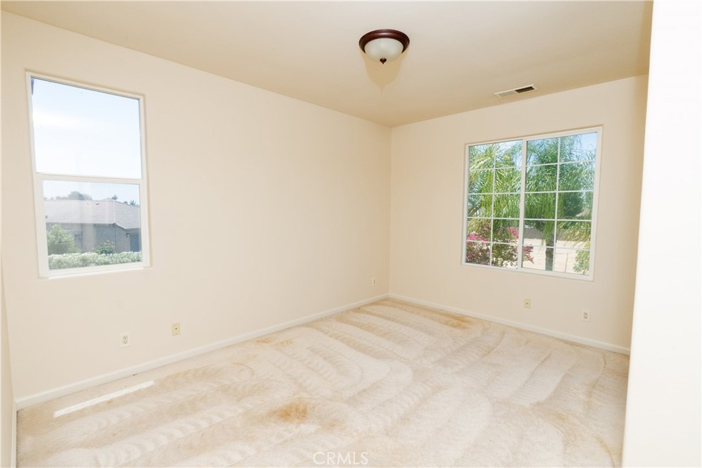 8185 Lakeshore Dr, Chowchilla, CA 93610