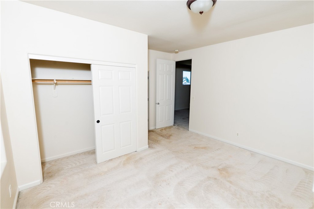 8185 Lakeshore Dr, Chowchilla, CA 93610