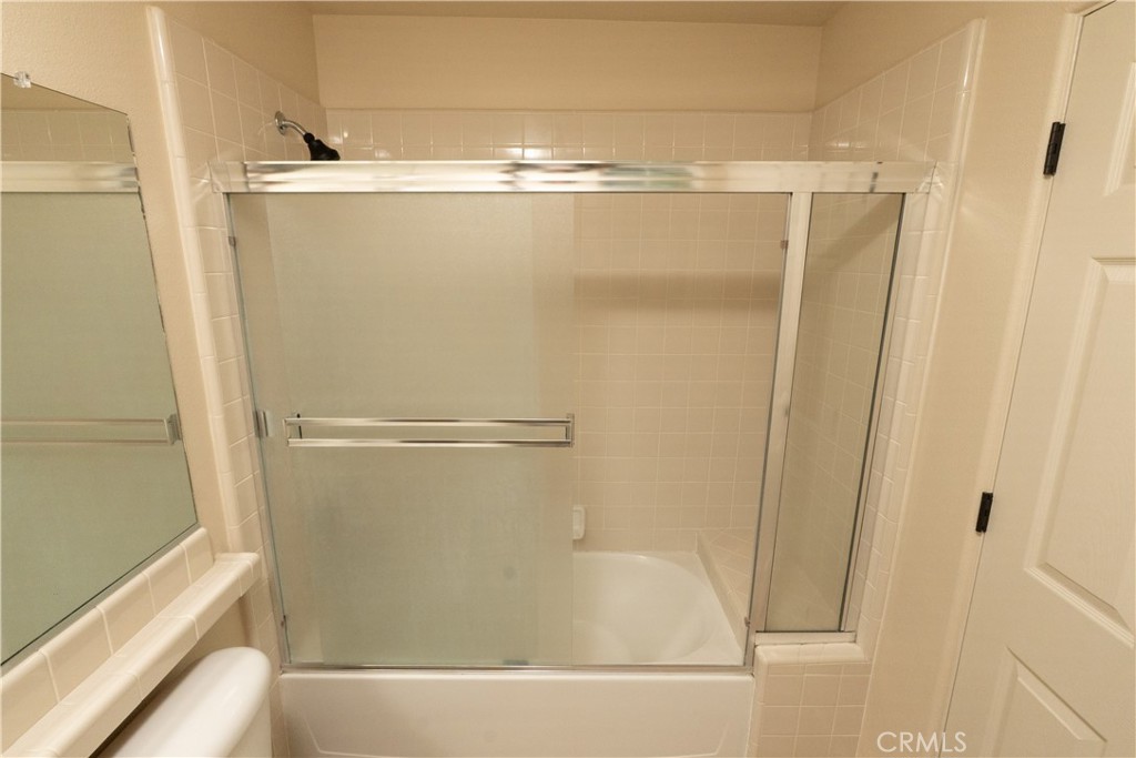 8185 Lakeshore Dr, Chowchilla, CA 93610