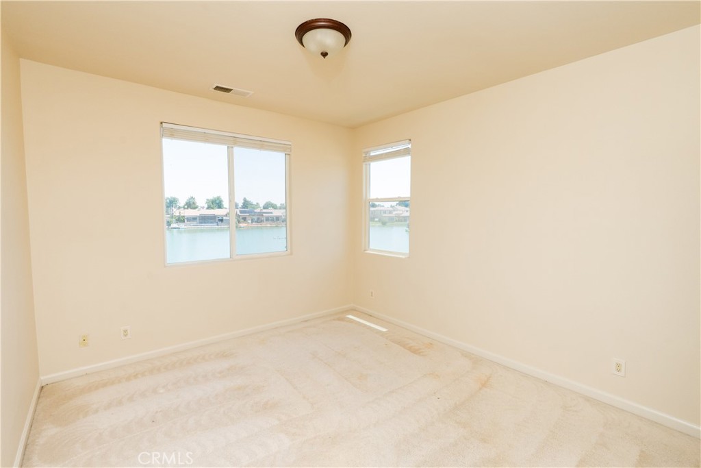 8185 Lakeshore Dr, Chowchilla, CA 93610