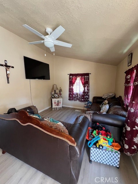 9513 Stanford Ave, Planada, CA 95365