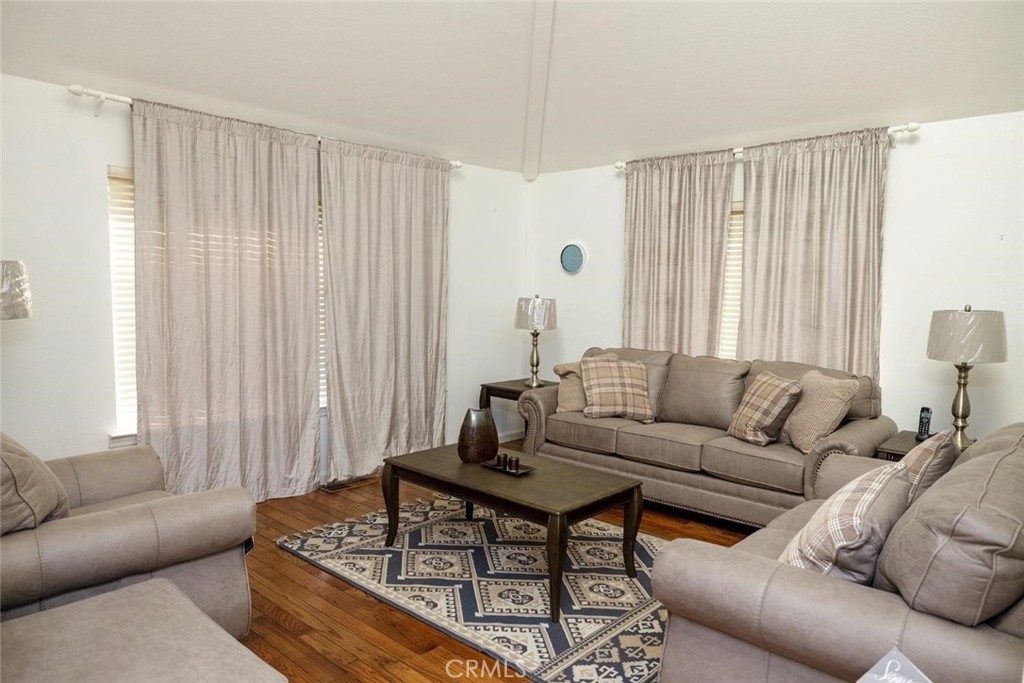 1674 Knoll Ct, Merced, CA 95340