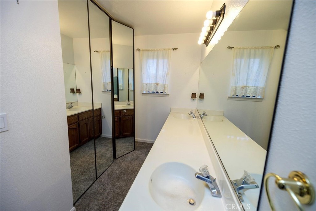 1674 Knoll Ct, Merced, CA 95340