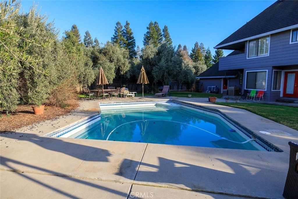 1674 Knoll Ct, Merced, CA 95340