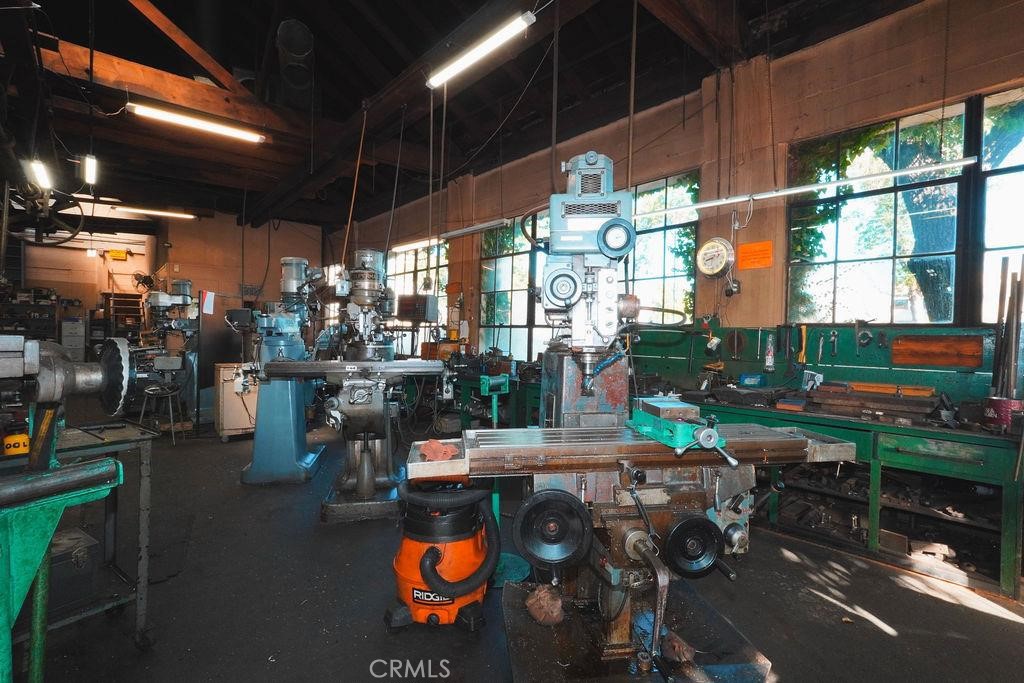 1106 G St, Modesto, CA 95354