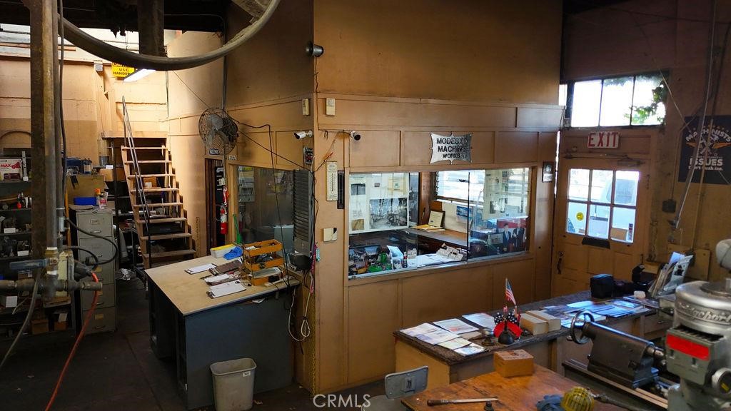 1106 G St, Modesto, CA 95354