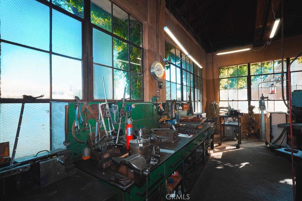 1106 G St, Modesto, CA 95354